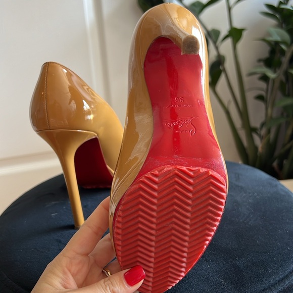 Christian Louboutin - Picture 4 of 4